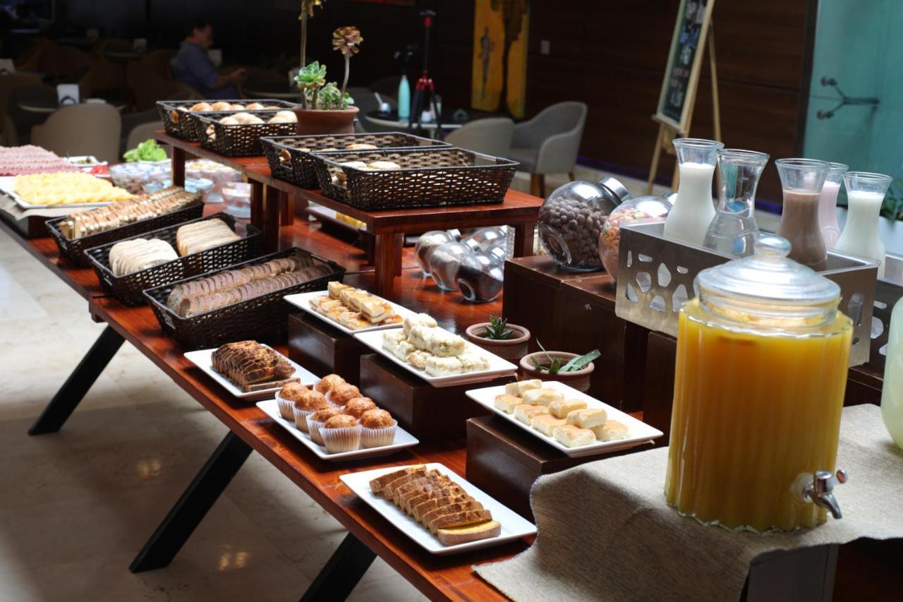Howard Johnson La Canada Hotel & Suites Córdoba Ngoại thất bức ảnh
